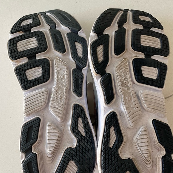 HOKA tennis shoe - Picture 4 of 5